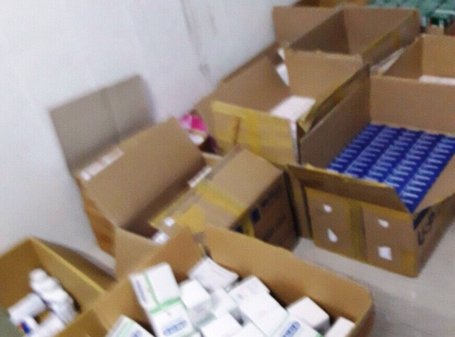 Bắt giữ lượng lớn thuốc tân dược, thực phẩm chức năng ở miền Tây